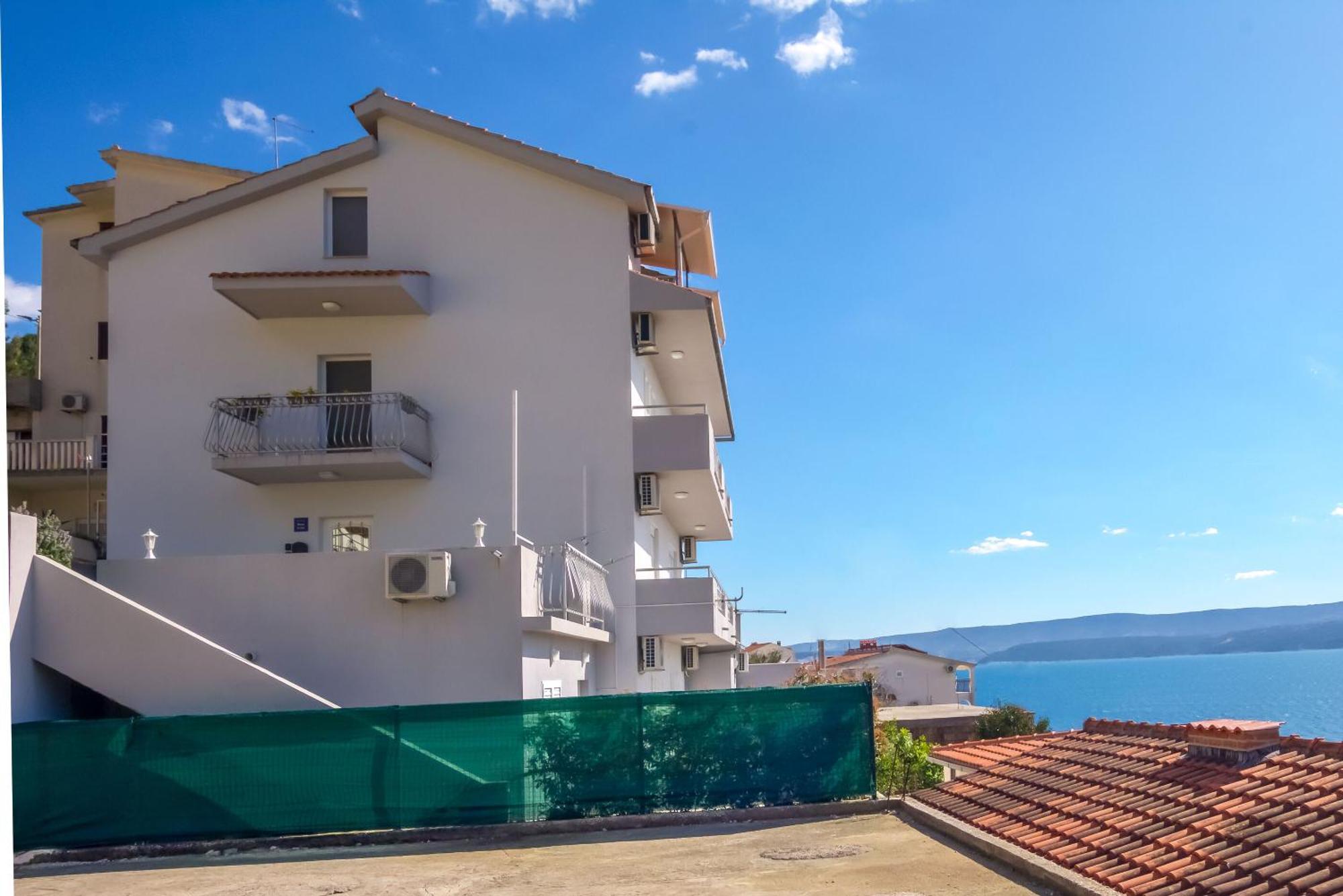 Apartments Sonata Омиш Экстерьер фото