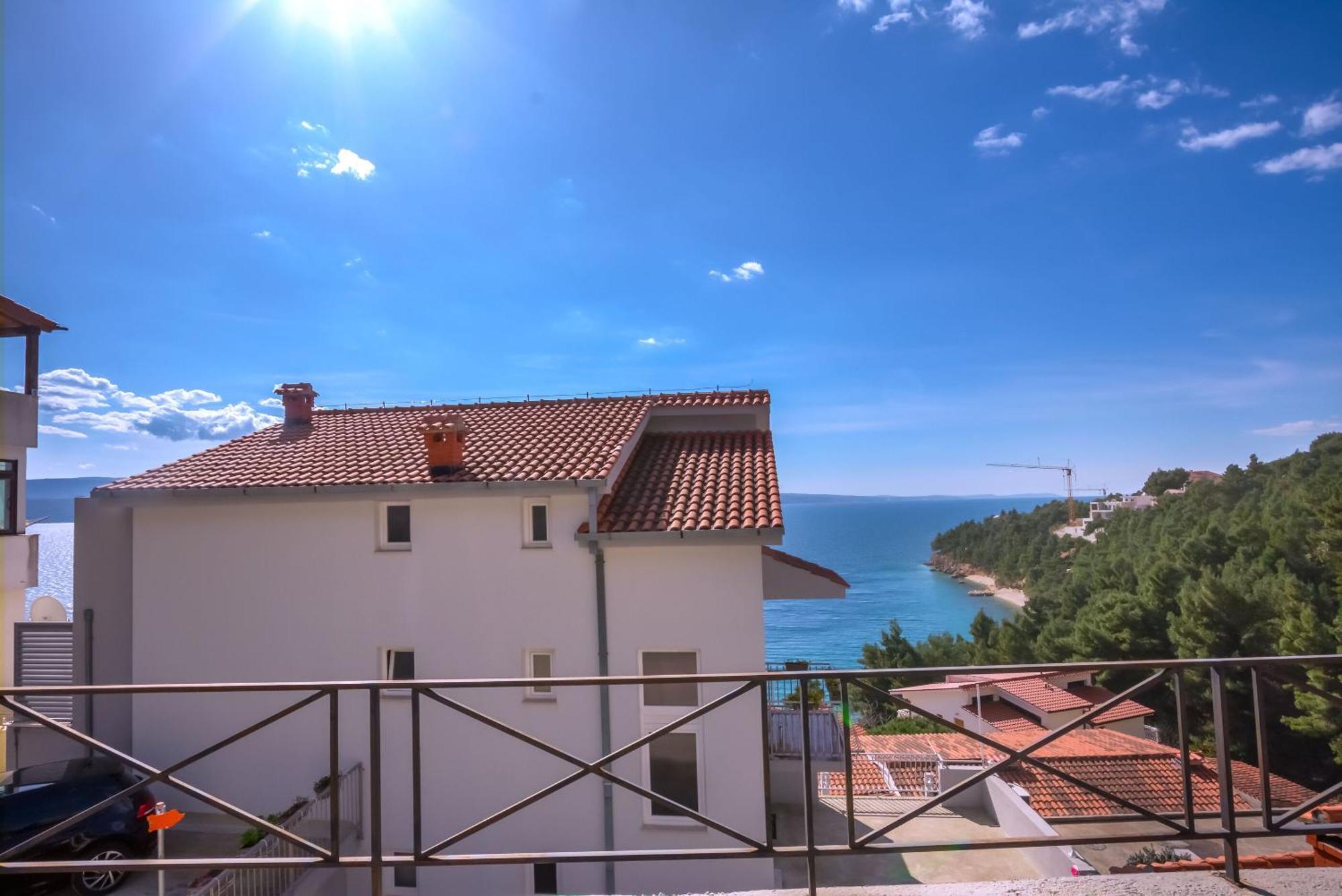 Apartments Sonata Омиш Экстерьер фото
