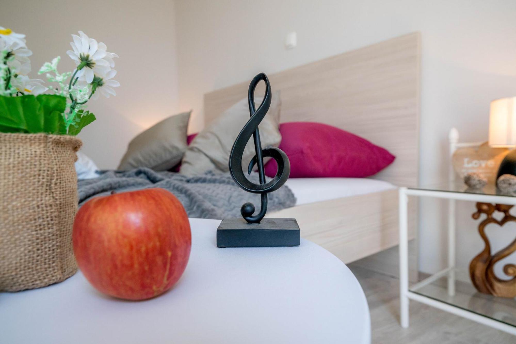 Apartments Sonata Омиш Экстерьер фото