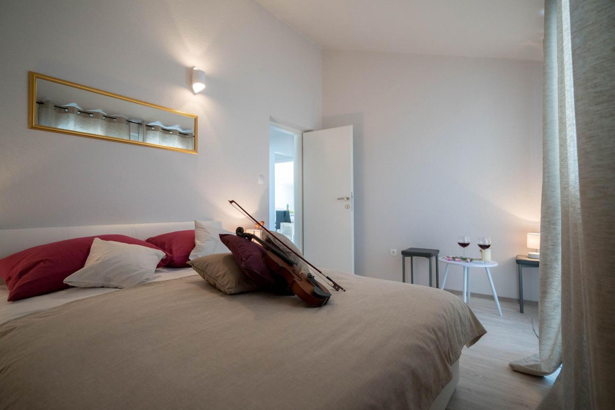 Apartments Sonata Омиш Экстерьер фото