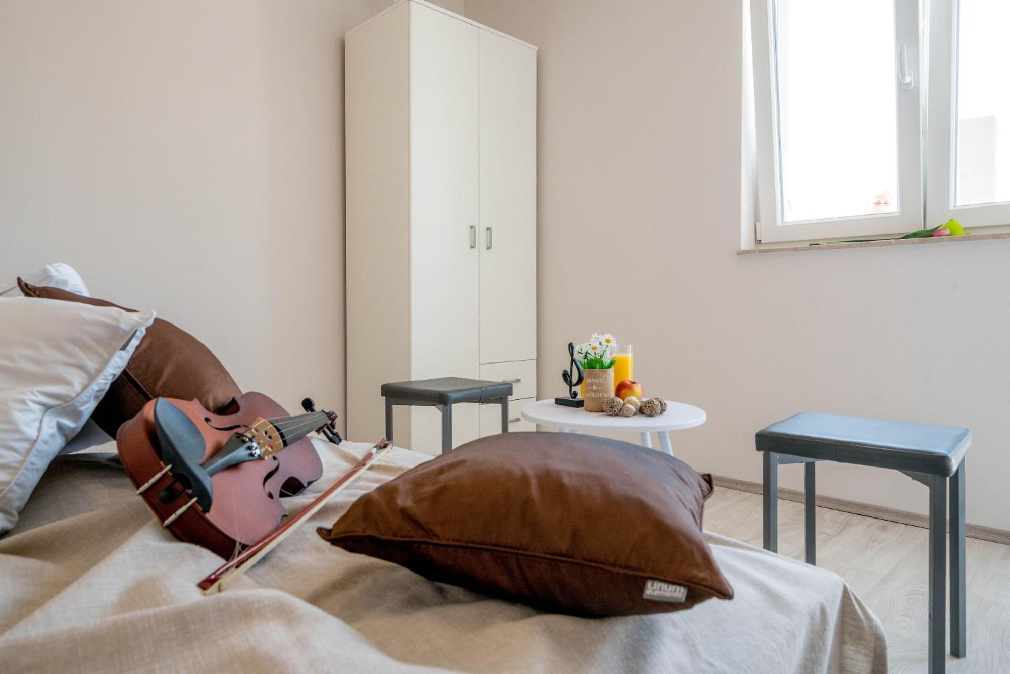Apartments Sonata Омиш Экстерьер фото