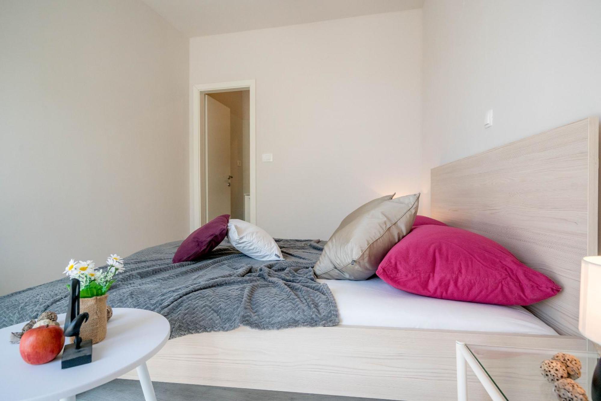 Apartments Sonata Омиш Экстерьер фото