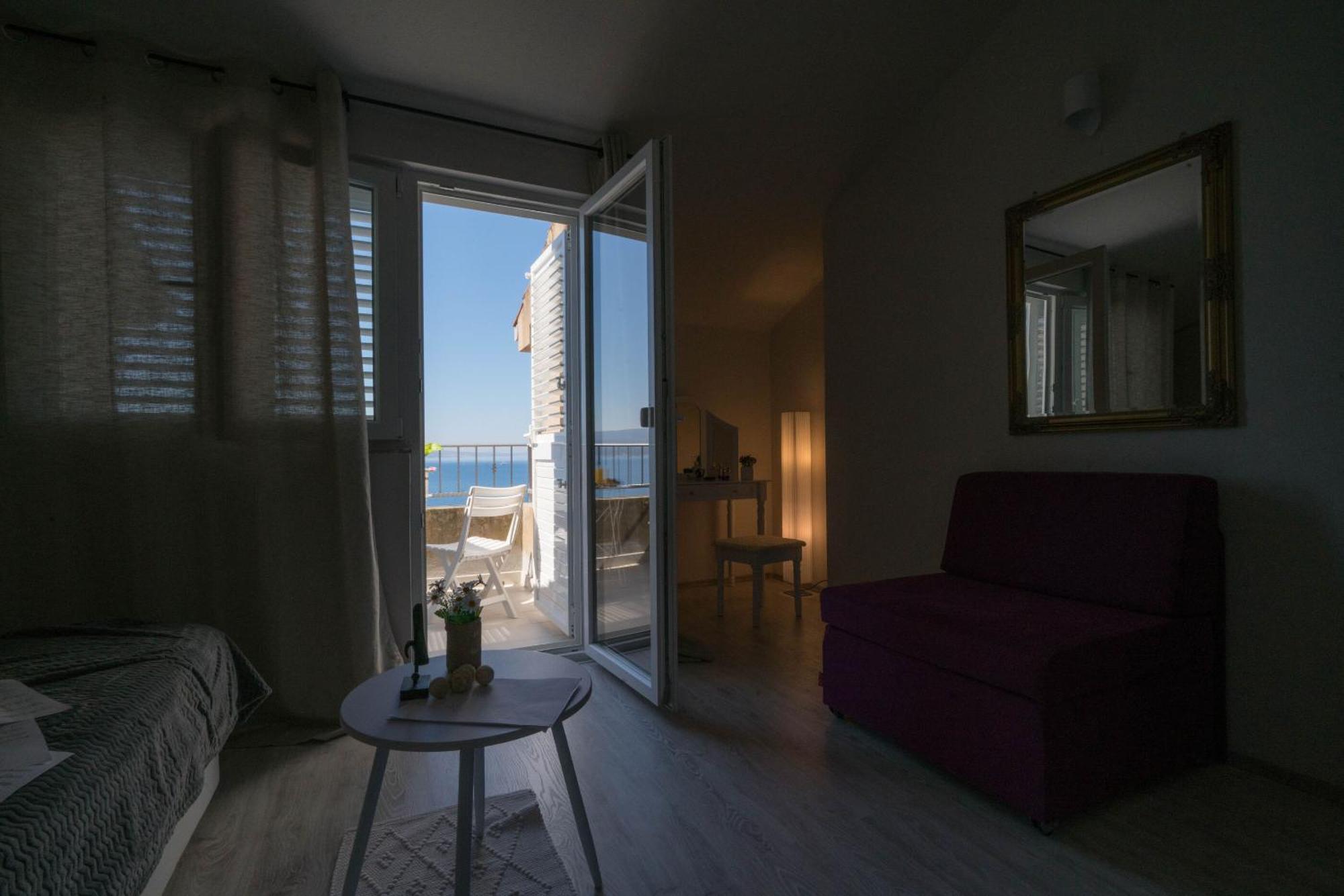 Apartments Sonata Омиш Экстерьер фото