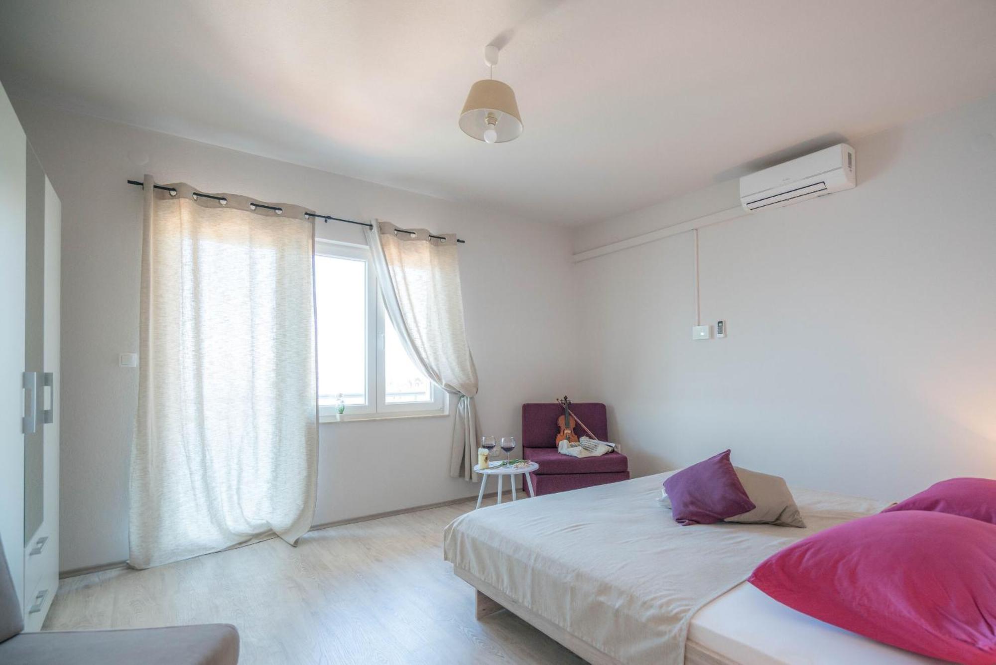 Apartments Sonata Омиш Экстерьер фото