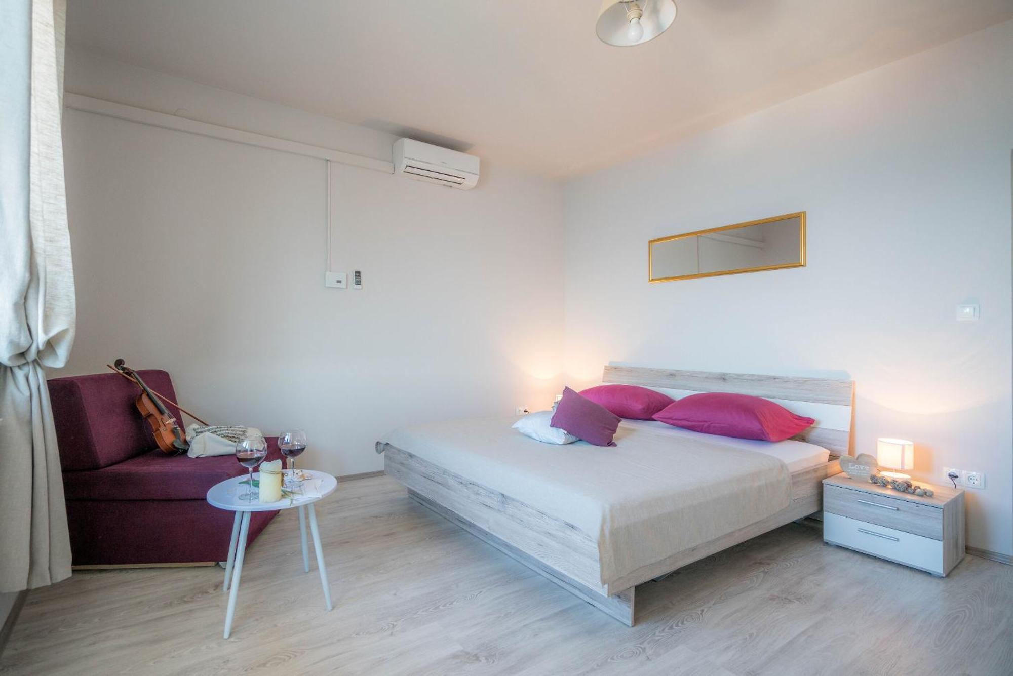 Apartments Sonata Омиш Экстерьер фото
