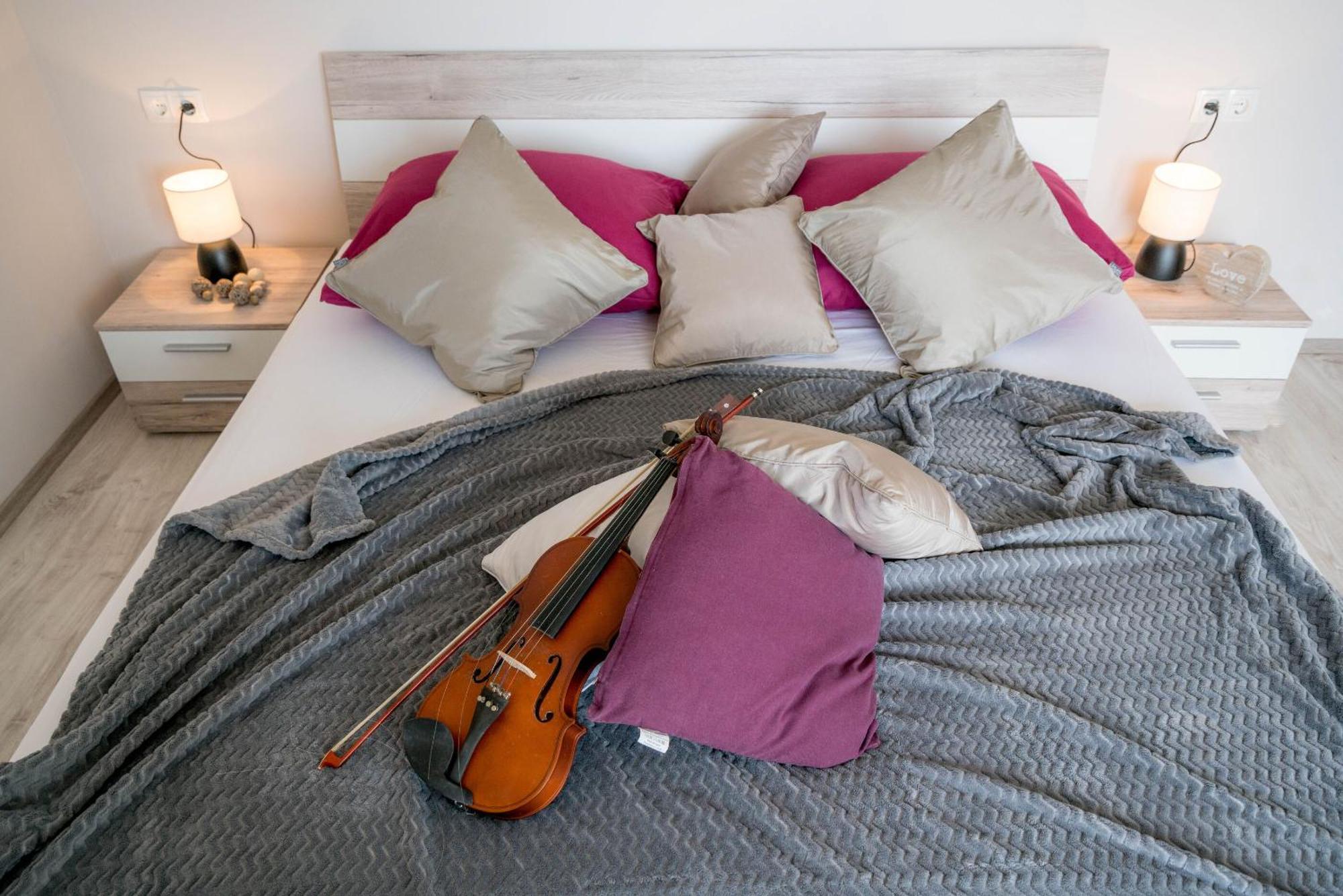 Apartments Sonata Омиш Экстерьер фото