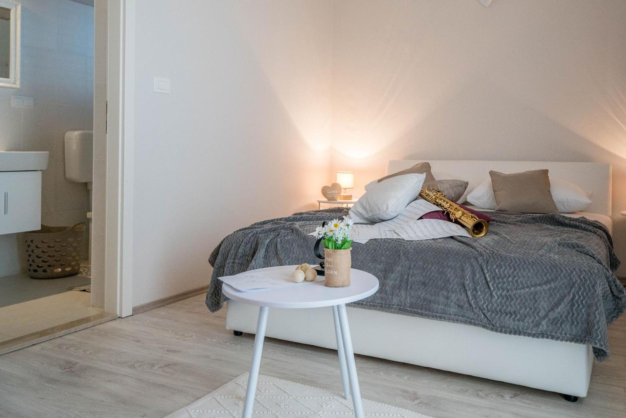 Apartments Sonata Омиш Экстерьер фото