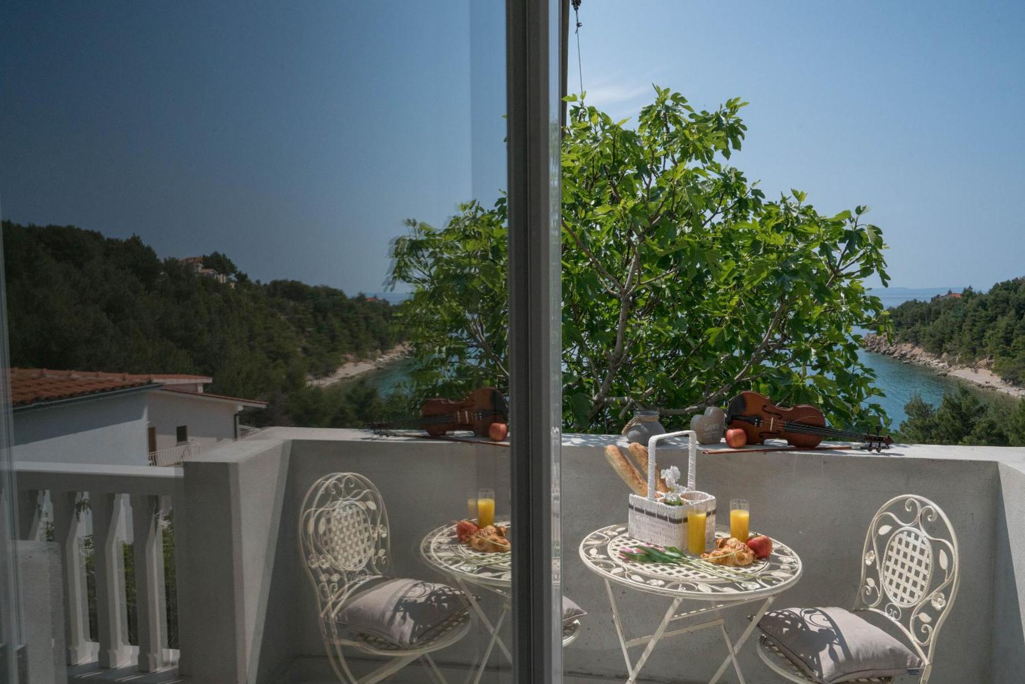 Apartments Sonata Омиш Экстерьер фото