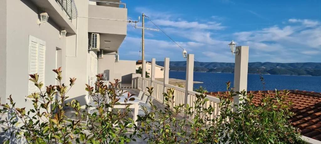 Apartments Sonata Омиш Экстерьер фото