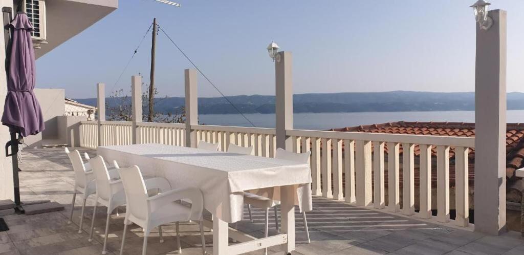 Apartments Sonata Омиш Экстерьер фото